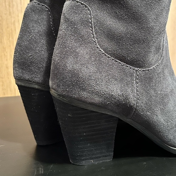 Blondo Fay Waterproof Ankle Boot Gray Suede - Picture 9 of 16